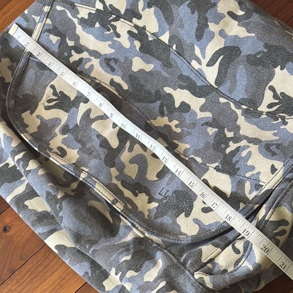 L.L.Bean Gray Messenger Travel Bag with Camouflage Design - Picture 11 of 14